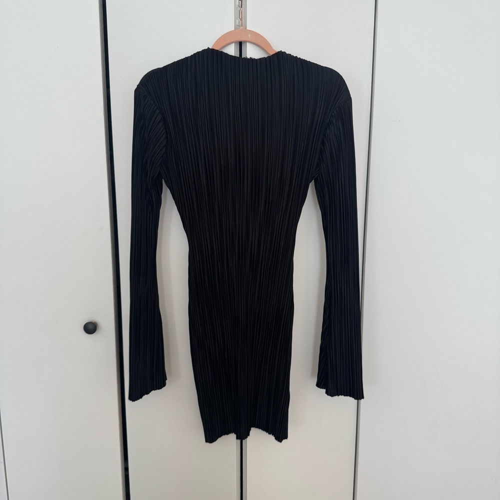 Classic Black Long-Sleeve Pleated Dress